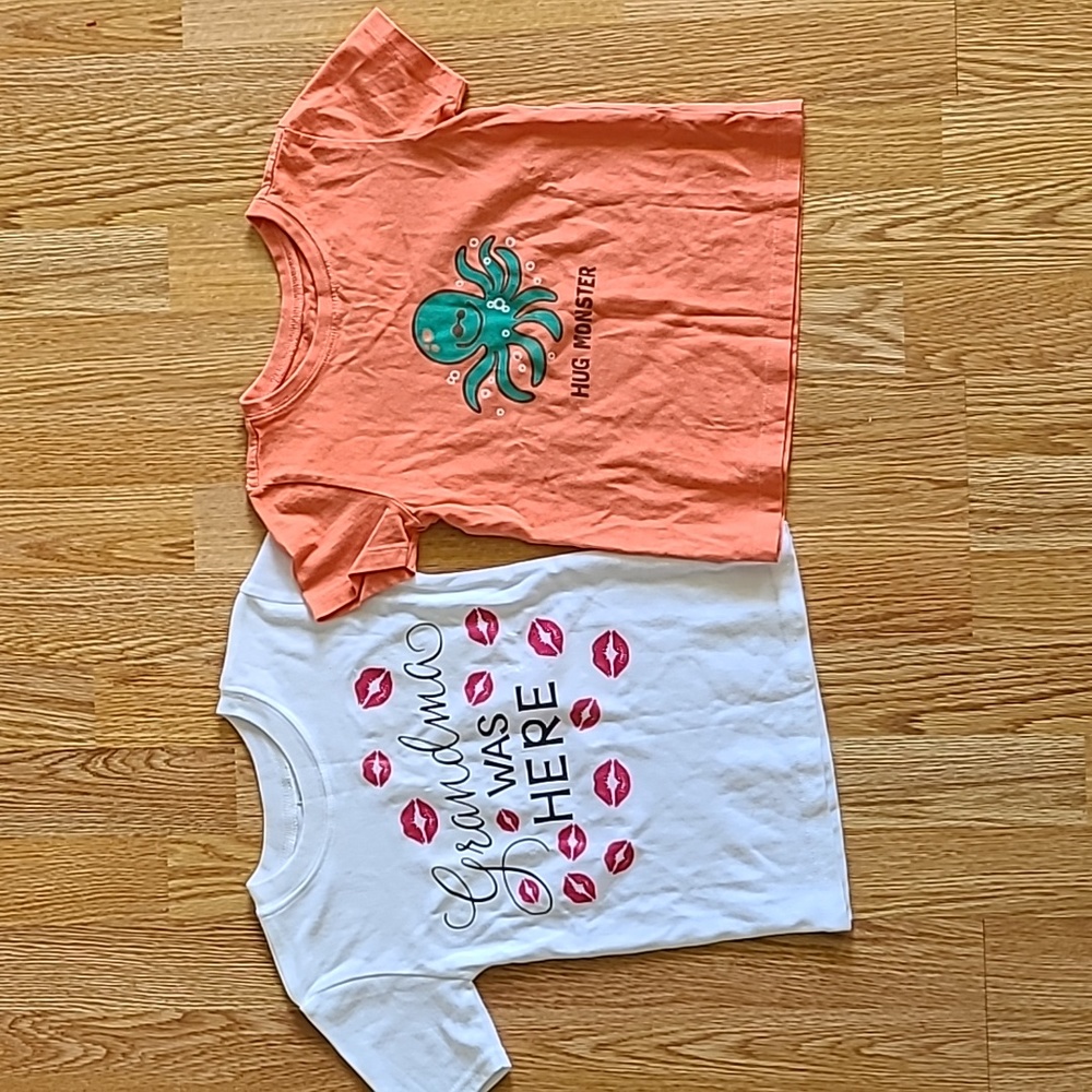 💥3/$10💥 Set of 2 T-shirts